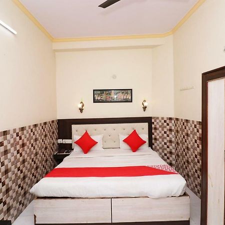 Fabhotel Sarwan Агра Екстериор снимка
