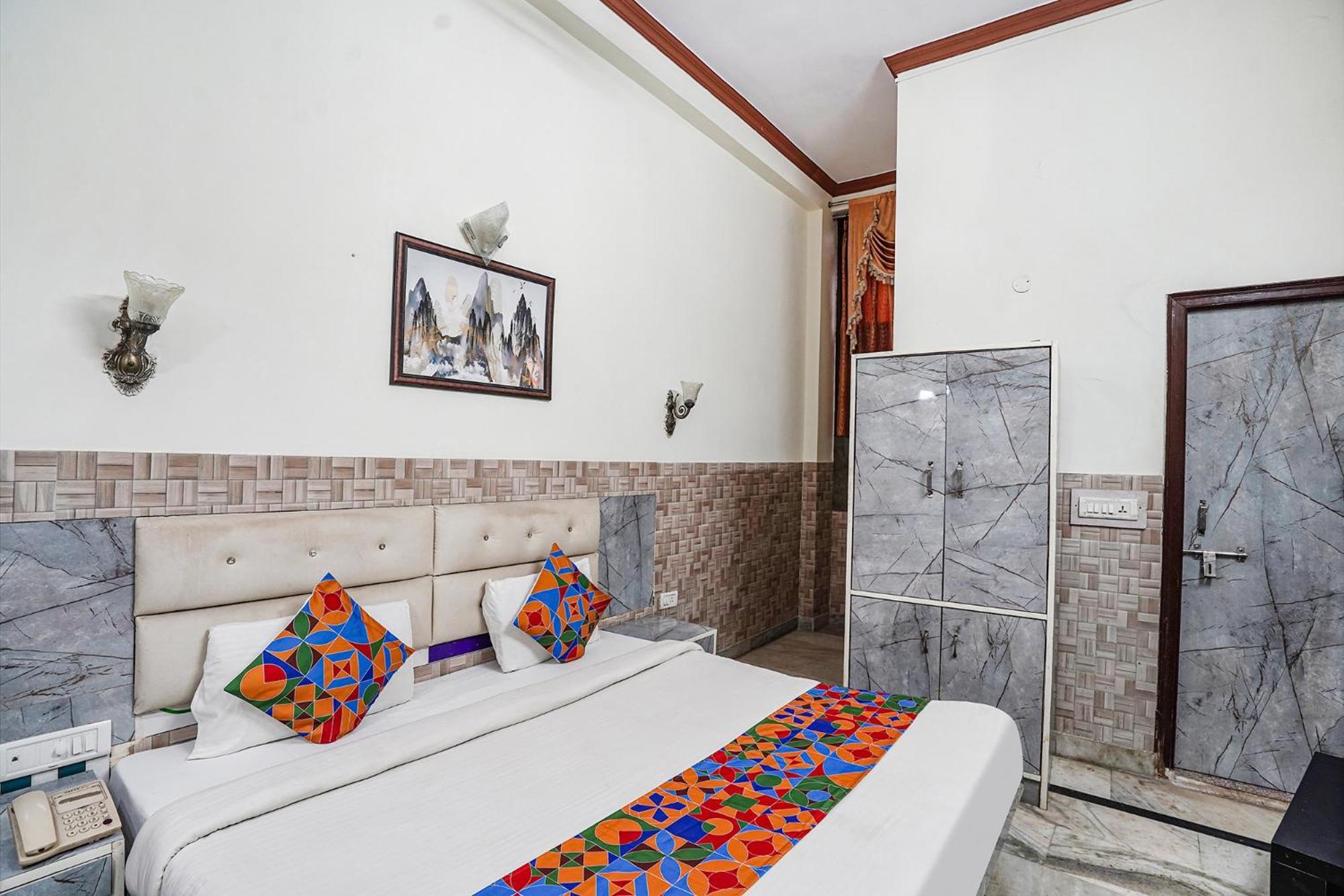 Fabhotel Sarwan Агра Екстериор снимка