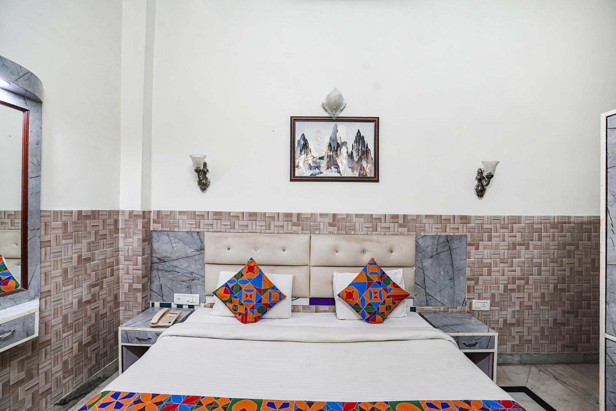 Fabhotel Sarwan Агра Екстериор снимка