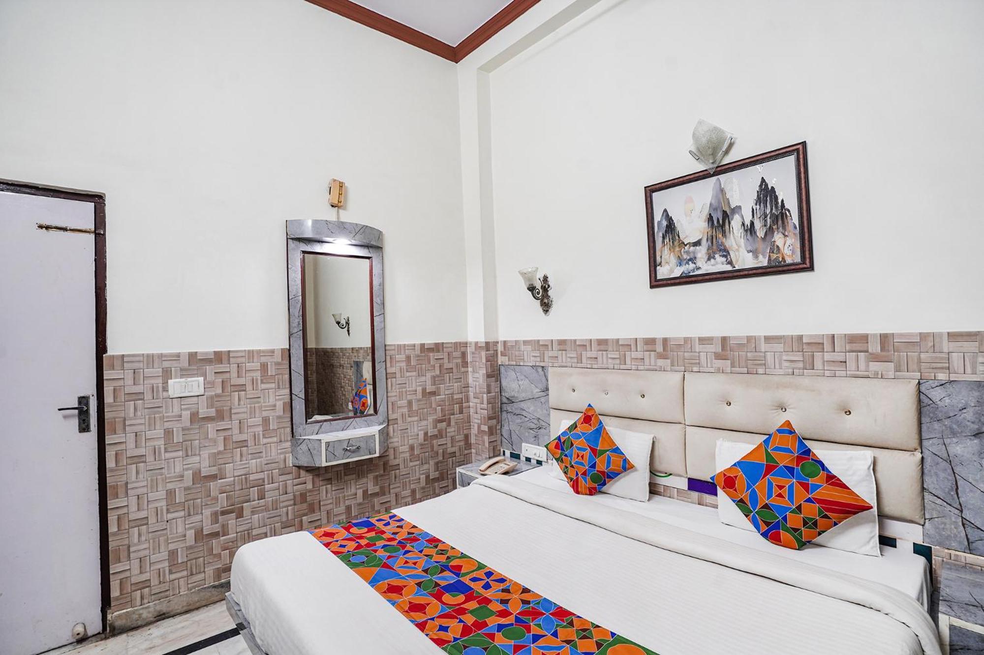 Fabhotel Sarwan Агра Екстериор снимка