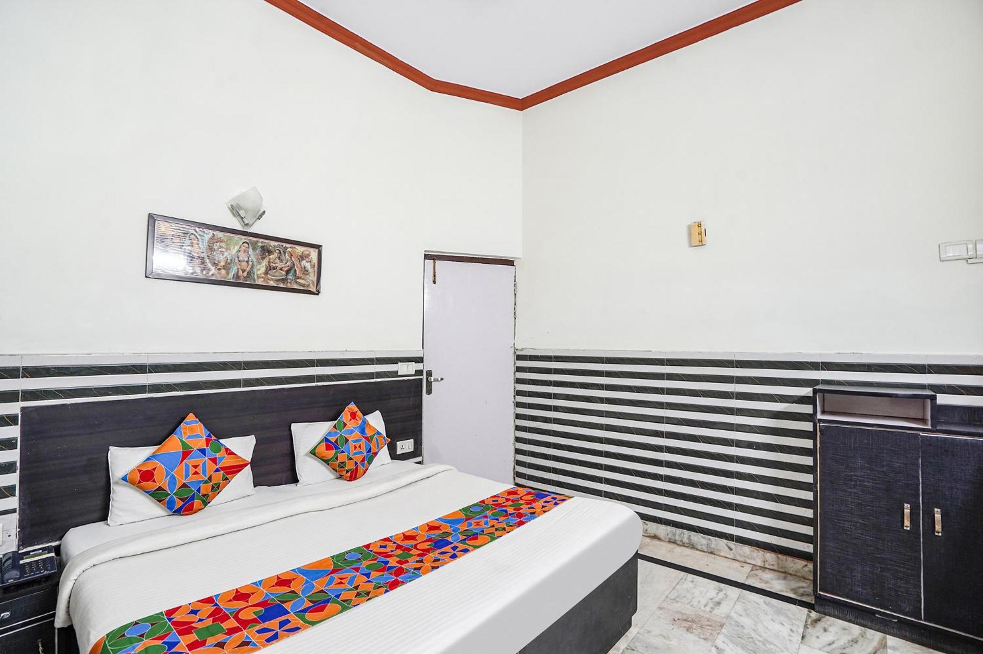 Fabhotel Sarwan Агра Екстериор снимка