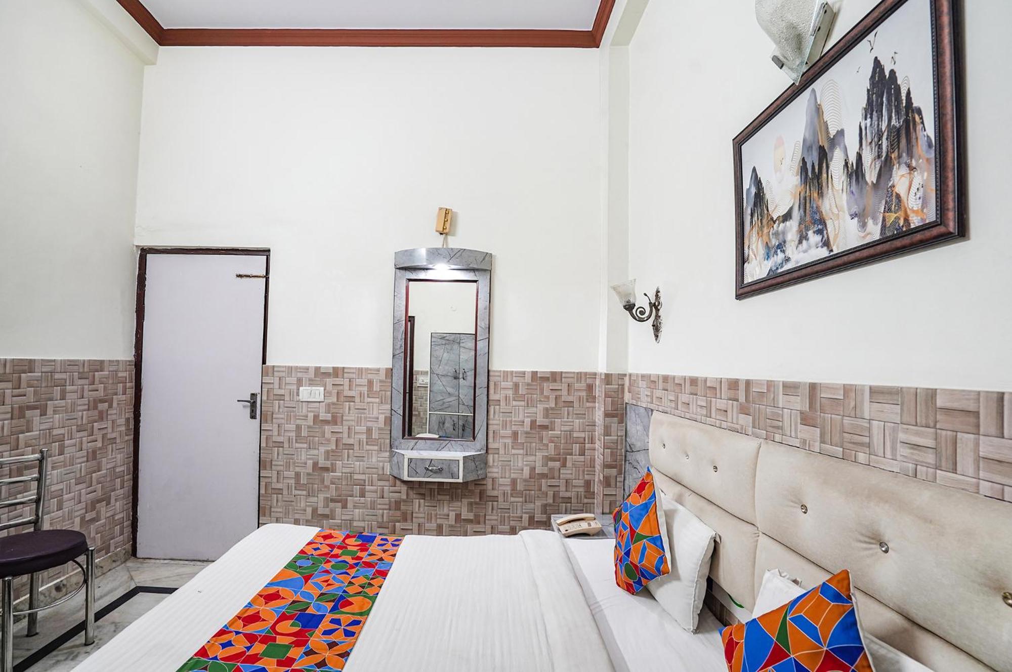 Fabhotel Sarwan Агра Екстериор снимка
