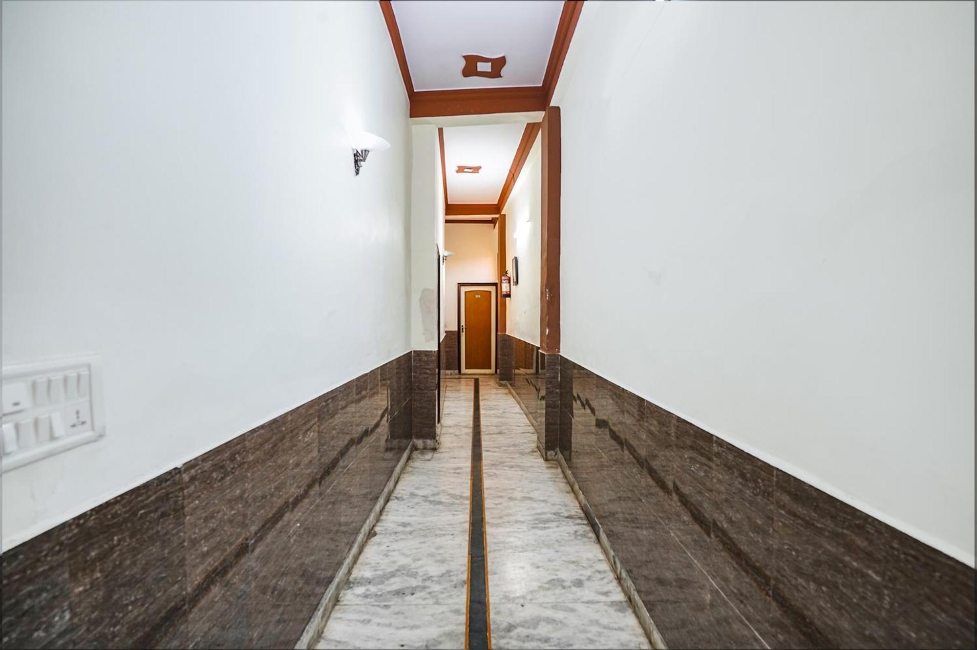Fabhotel Sarwan Агра Екстериор снимка