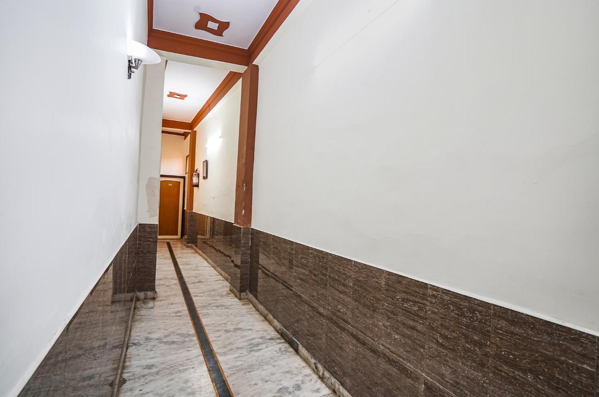 Fabhotel Sarwan Агра Екстериор снимка