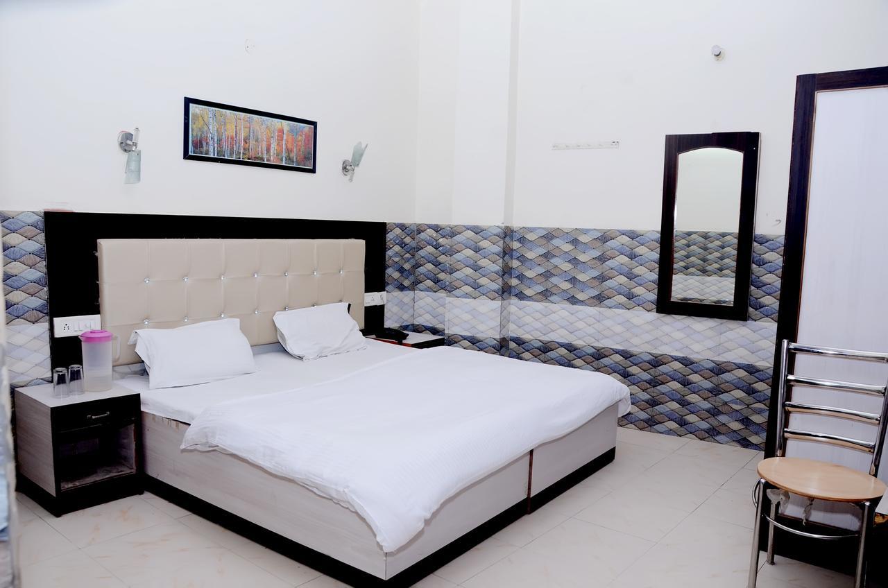 Fabhotel Sarwan Агра Екстериор снимка