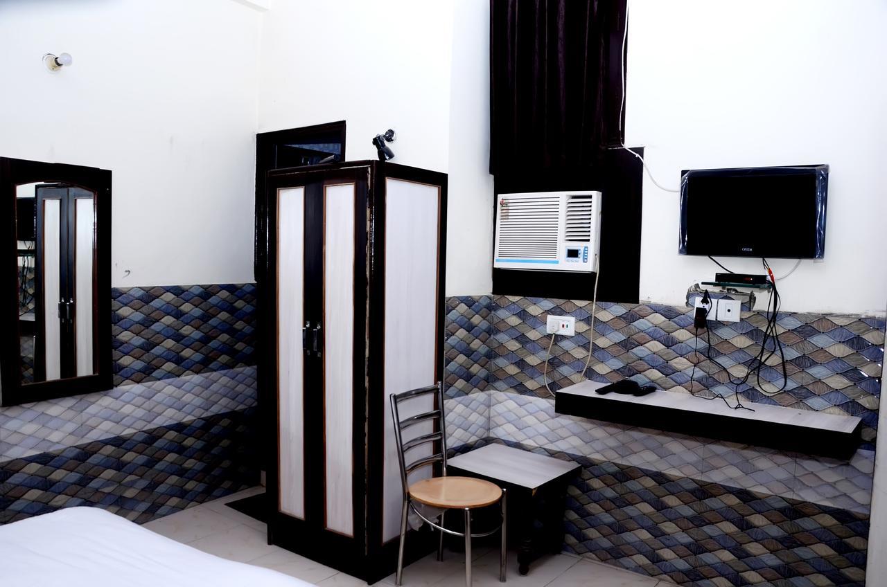 Fabhotel Sarwan Агра Екстериор снимка