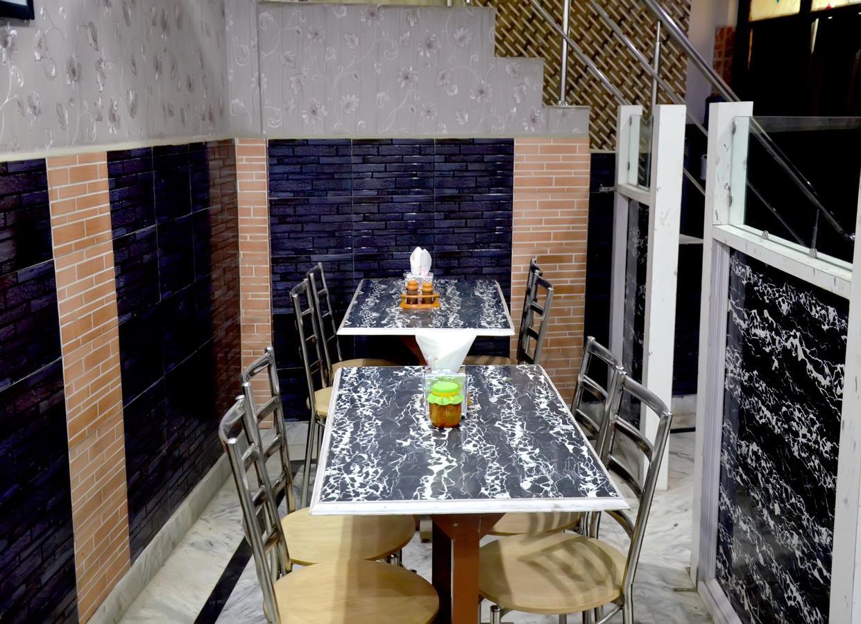 Fabhotel Sarwan Агра Екстериор снимка
