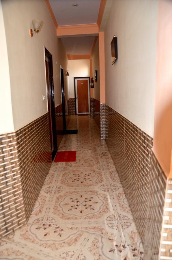 Fabhotel Sarwan Агра Екстериор снимка