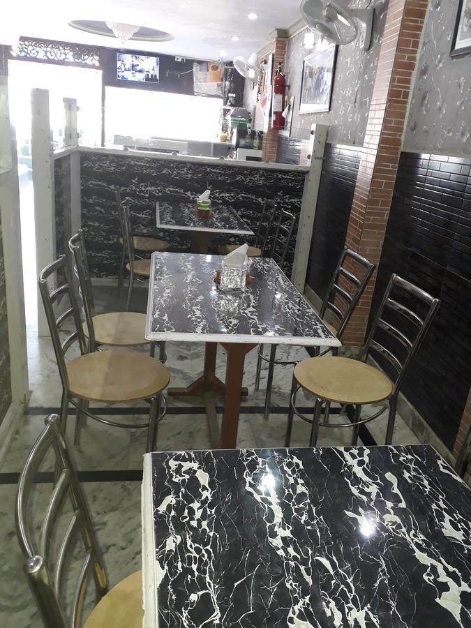 Fabhotel Sarwan Агра Екстериор снимка