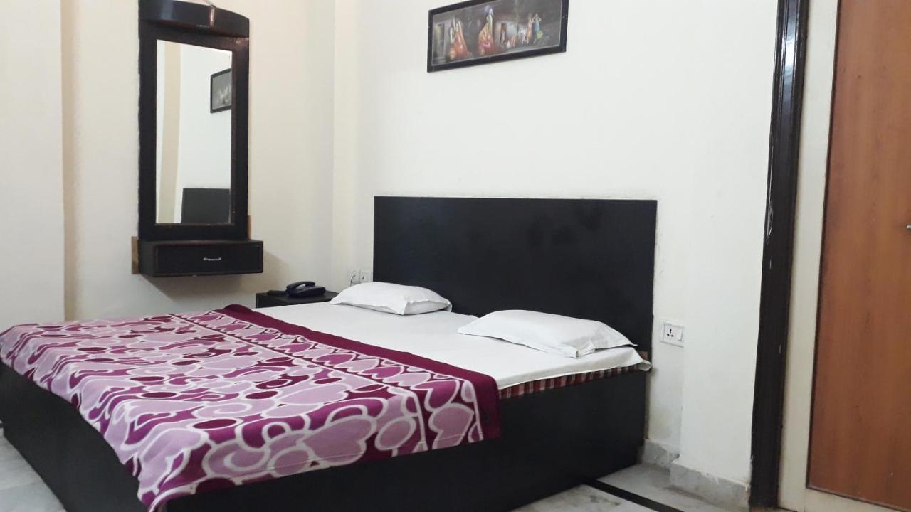 Fabhotel Sarwan Агра Екстериор снимка