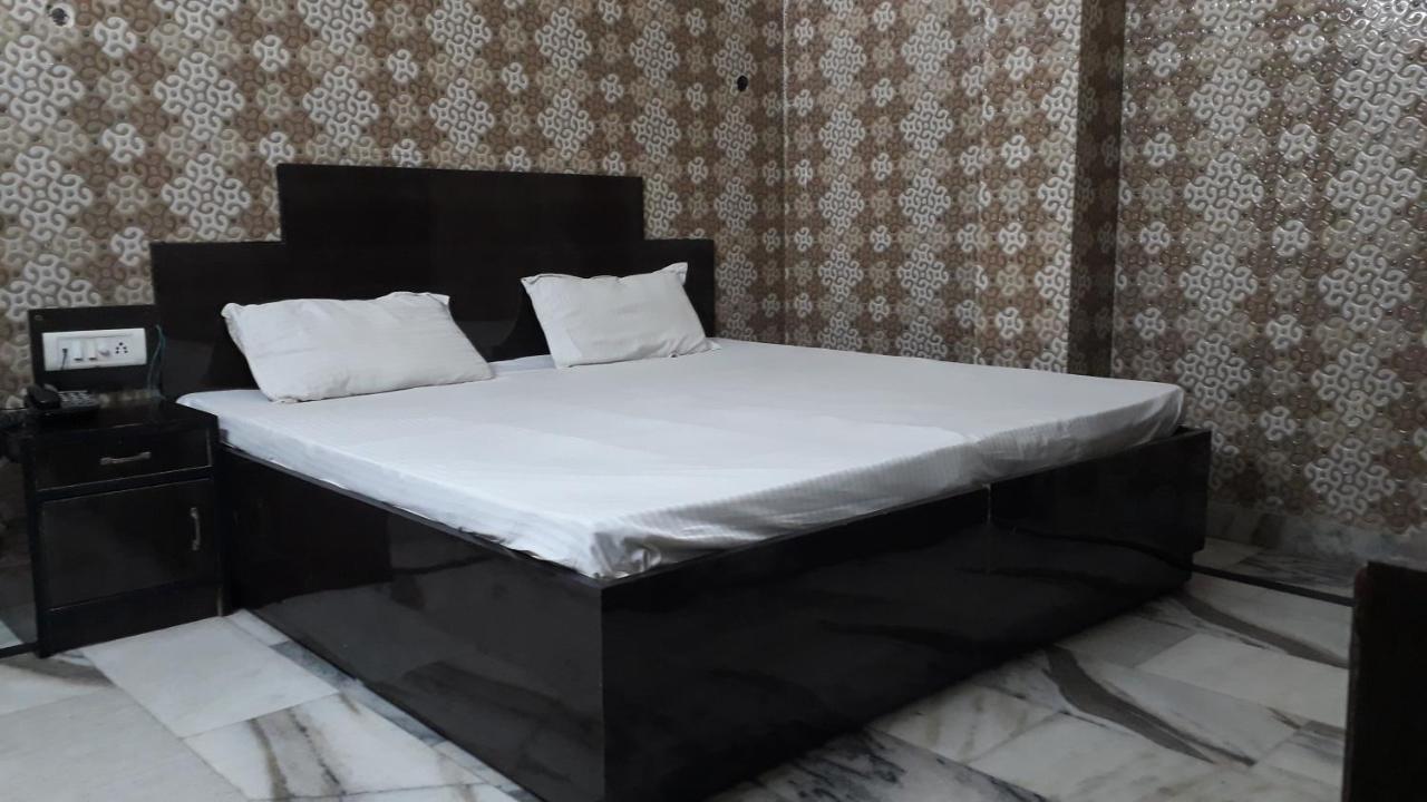 Fabhotel Sarwan Агра Екстериор снимка