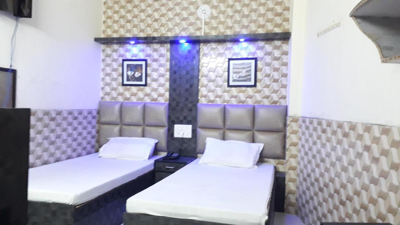 Fabhotel Sarwan Агра Екстериор снимка