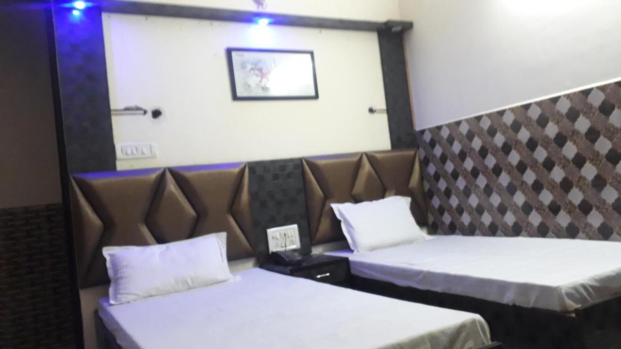 Fabhotel Sarwan Агра Екстериор снимка