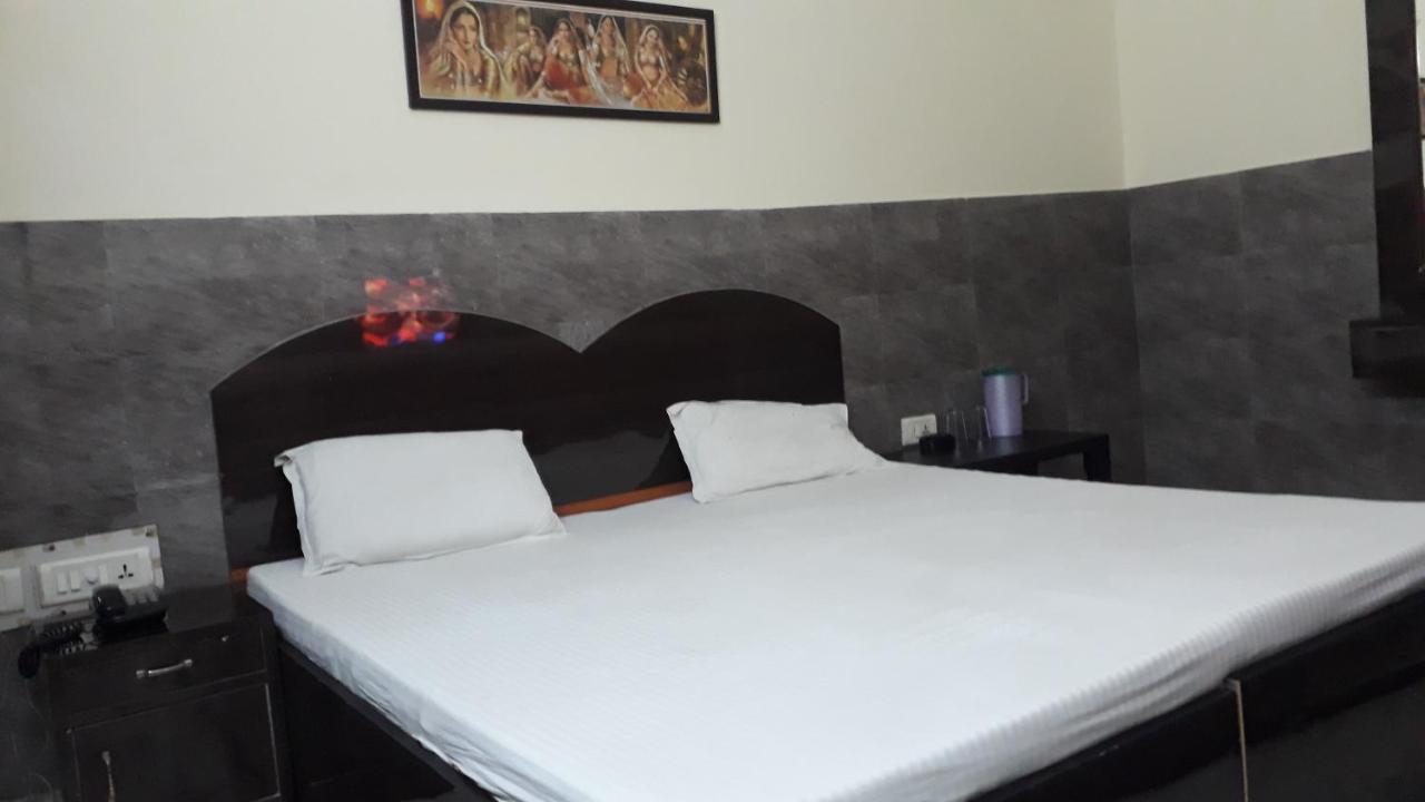 Fabhotel Sarwan Агра Екстериор снимка