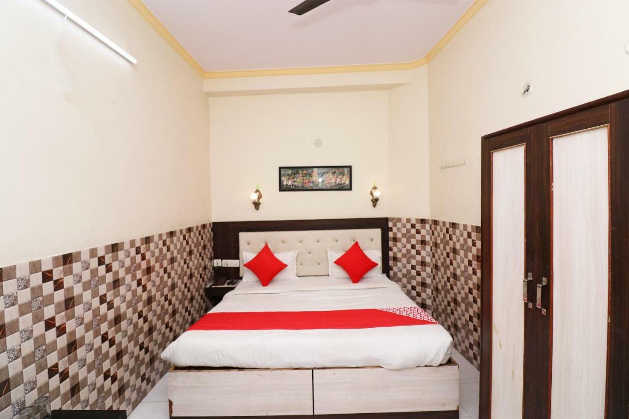 Fabhotel Sarwan Агра Екстериор снимка