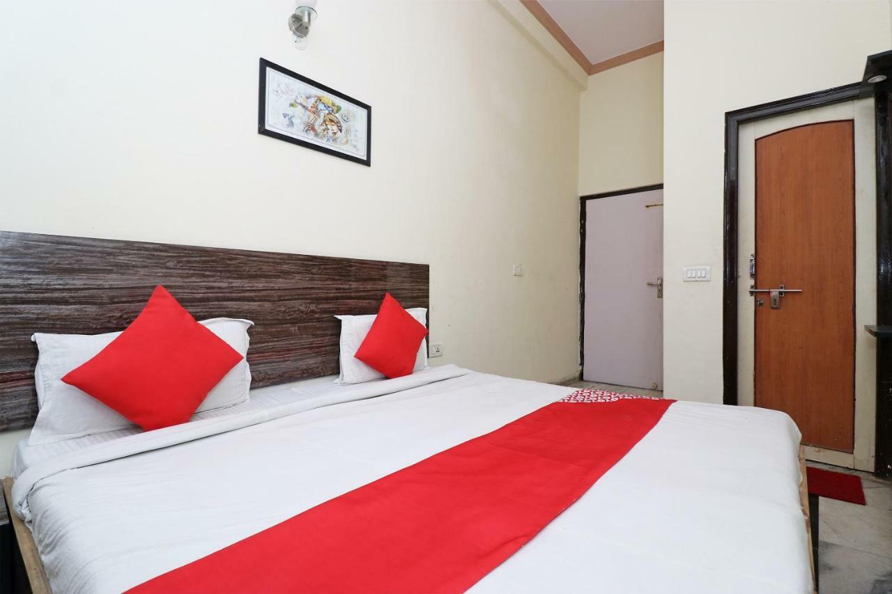 Fabhotel Sarwan Агра Екстериор снимка