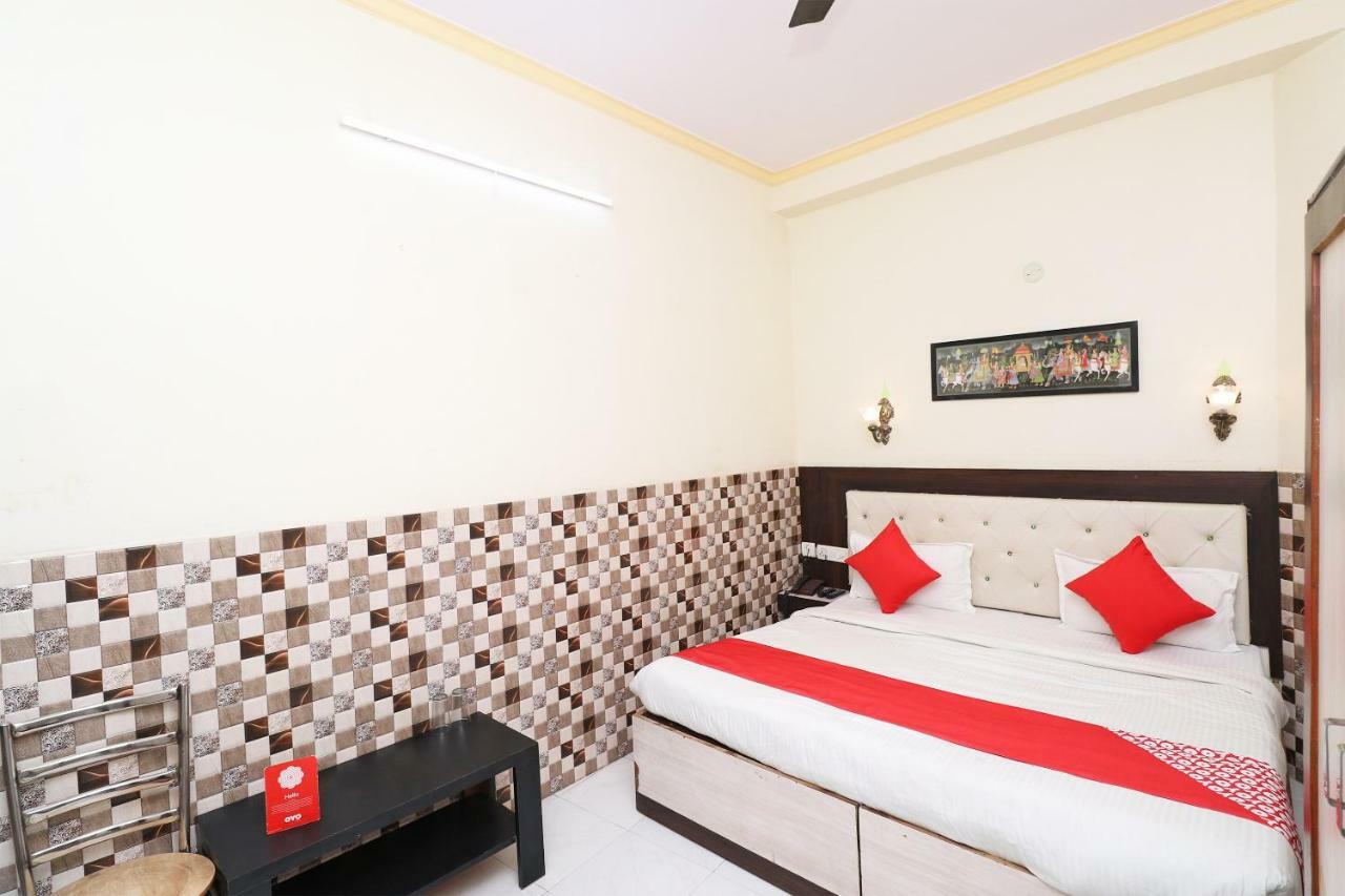 Fabhotel Sarwan Агра Екстериор снимка